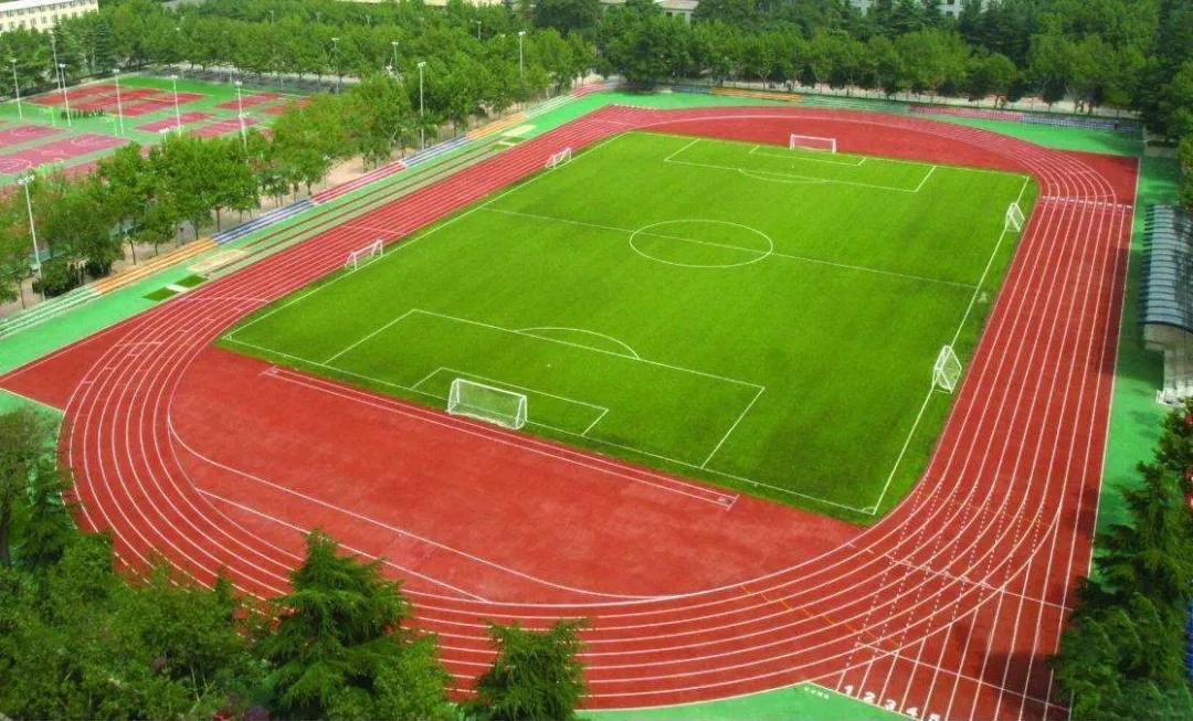 流沙人民廣場田徑場改造工程最新進展 體育設施全面升級即將完工